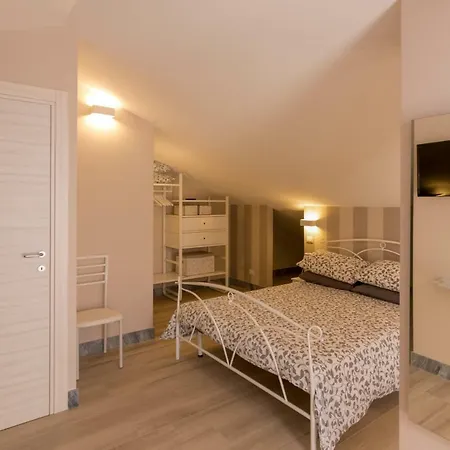Frühstückspension Merlo D'oro Carrara