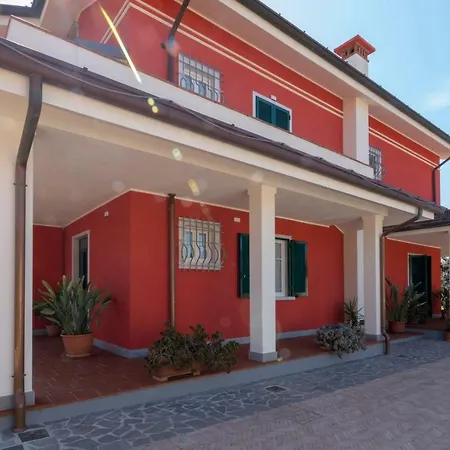 Merlo D'oro Bed & Breakfast Carrara