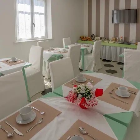 فندق مبيت وإفطار Merlo D'oro كارارا